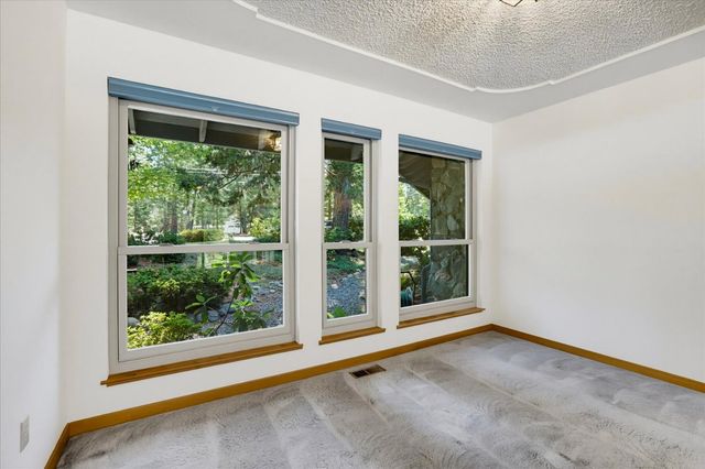 12104 Sunny Slope Dr, Nevada City, CA 95959