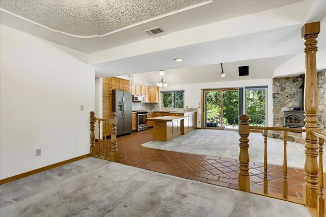 12104 Sunny Slope Dr, Nevada City, CA 95959
