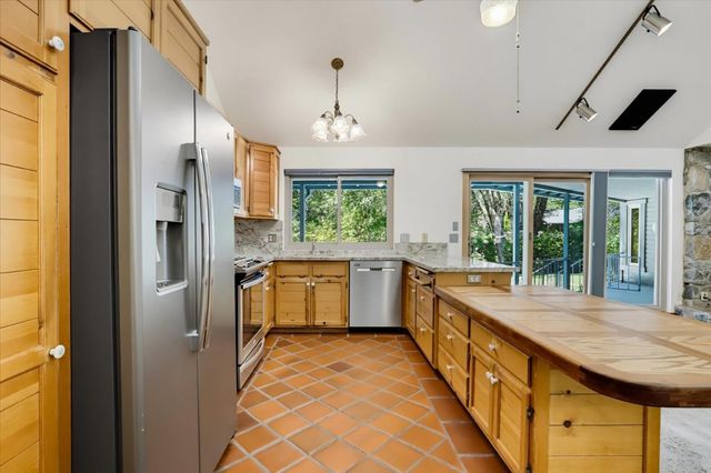 12104 Sunny Slope Dr, Nevada City, CA 95959