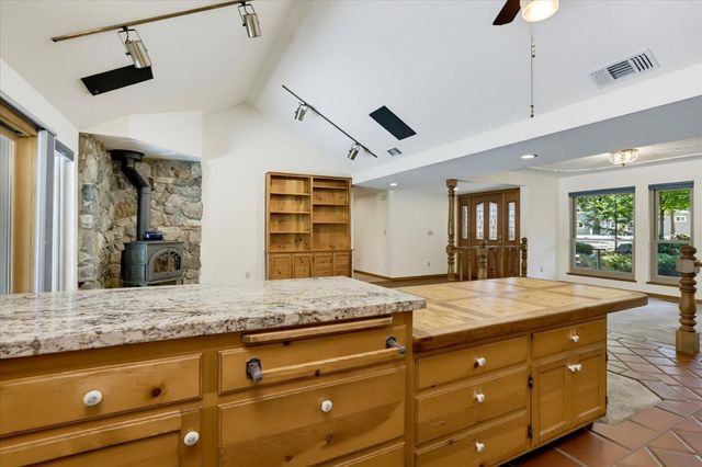 12104 Sunny Slope Dr, Nevada City, CA 95959