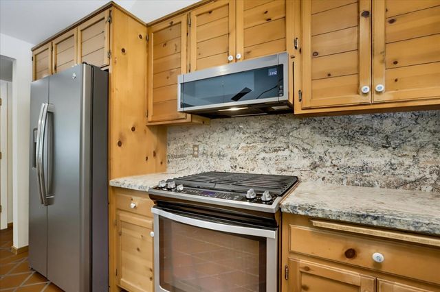 12104 Sunny Slope Dr, Nevada City, CA 95959