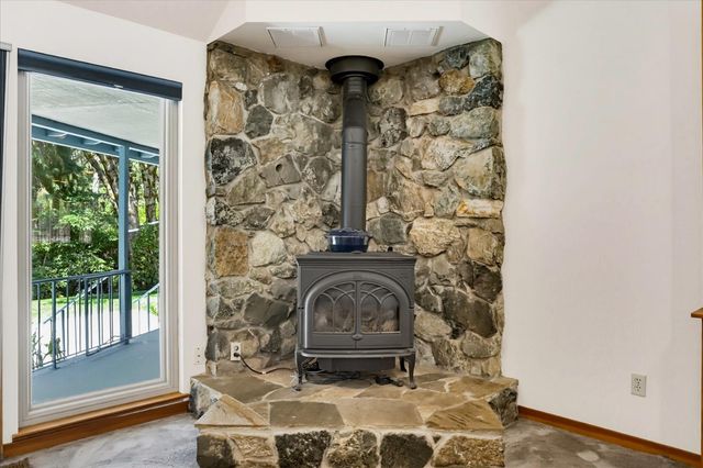 12104 Sunny Slope Dr, Nevada City, CA 95959