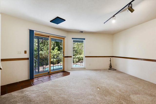 12104 Sunny Slope Dr, Nevada City, CA 95959