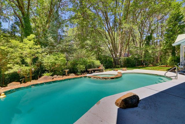 12104 Sunny Slope Dr, Nevada City, CA 95959