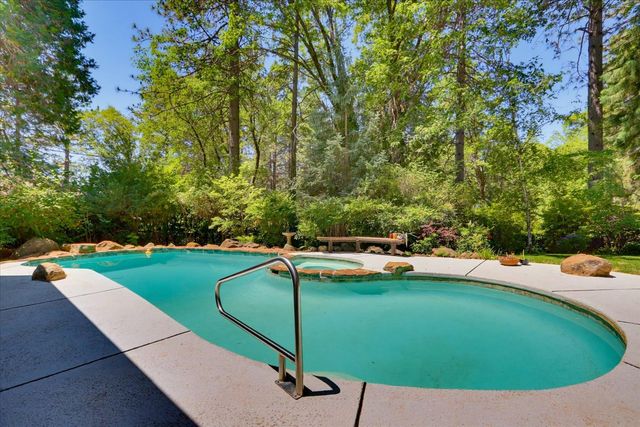 12104 Sunny Slope Dr, Nevada City, CA 95959