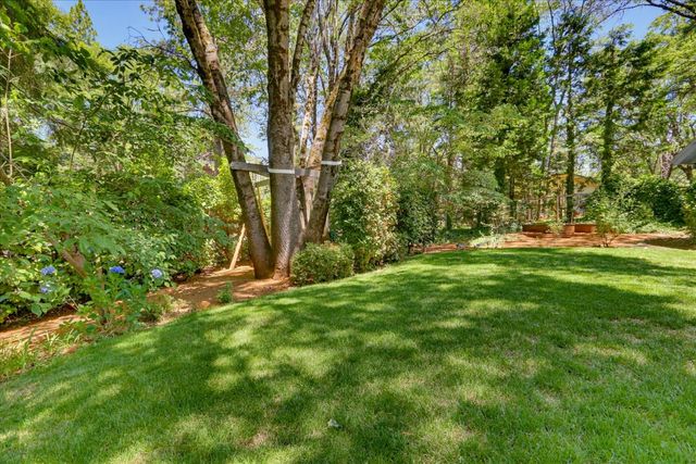 12104 Sunny Slope Dr, Nevada City, CA 95959