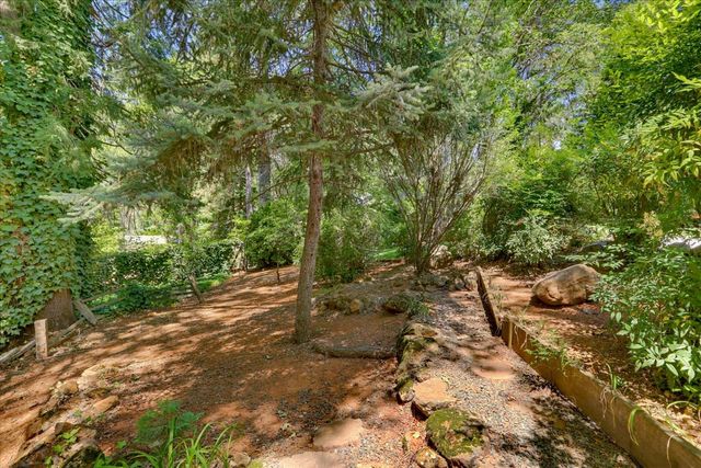 12104 Sunny Slope Dr, Nevada City, CA 95959