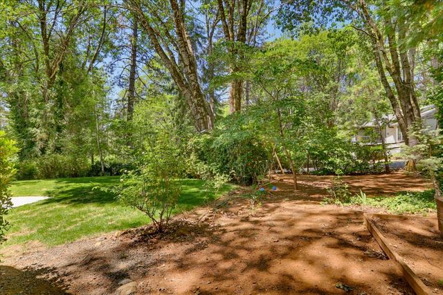 12104 Sunny Slope Dr, Nevada City, CA 95959