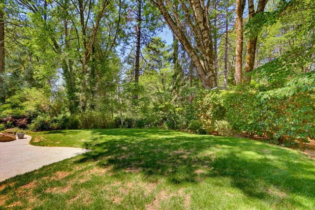 12104 Sunny Slope Dr, Nevada City, CA 95959