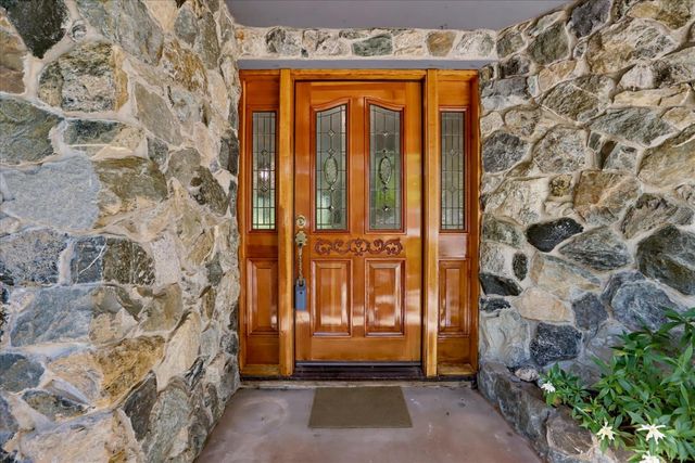 12104 Sunny Slope Dr, Nevada City, CA 95959