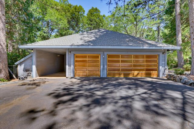 12104 Sunny Slope Dr, Nevada City, CA 95959