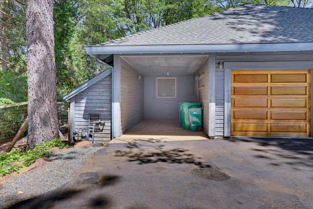12104 Sunny Slope Dr, Nevada City, CA 95959