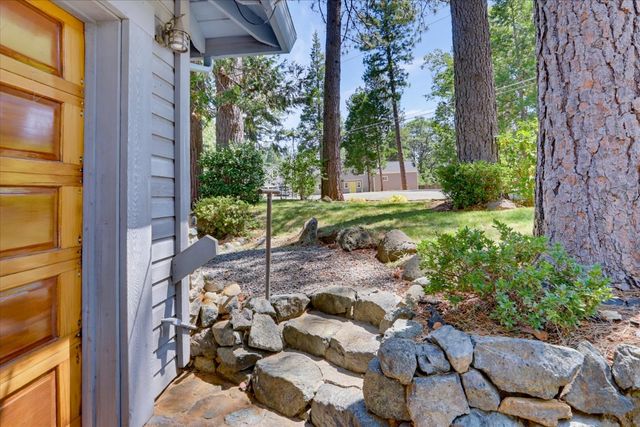 12104 Sunny Slope Dr, Nevada City, CA 95959