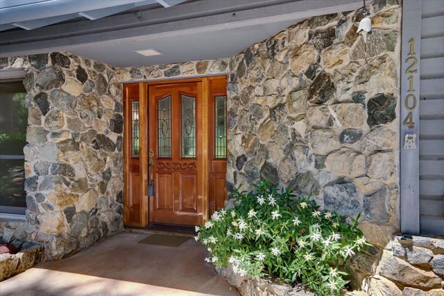 12104 Sunny Slope Dr, Nevada City, CA 95959