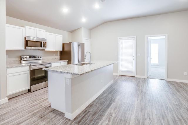 13704 Avenue Q, Lubbock, TX 79423