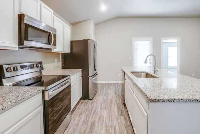 13704 Avenue Q, Lubbock, TX 79423