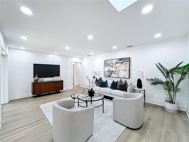 351 WHITE OAK CIRCLE, Maitland, FL 32751