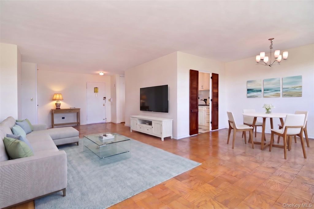 615 Palmer Road 507, Yonkers, NY 10701 — photo 2