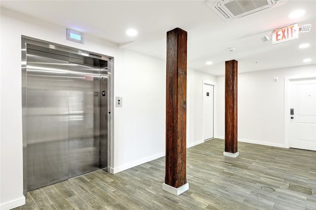 50 Ashburton Street 14, Providence, RI 02904