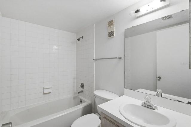 100 SWEETGUM WOODS COURT 9B, Deltona, FL 32725