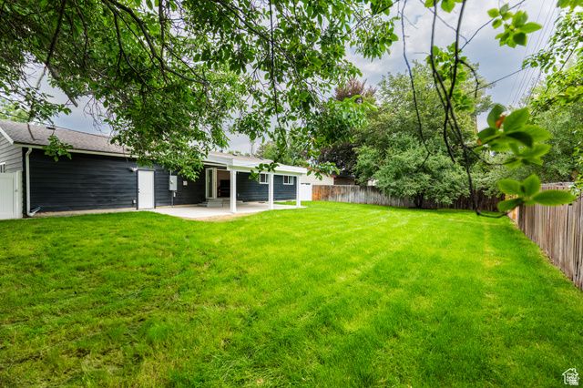 1578 E DELAWARE LN, Holladay, UT 84117