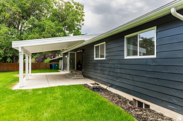 1578 E DELAWARE LN, Holladay, UT 84117