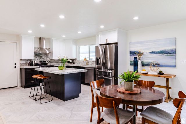 1578 E DELAWARE LN, Holladay, UT 84117