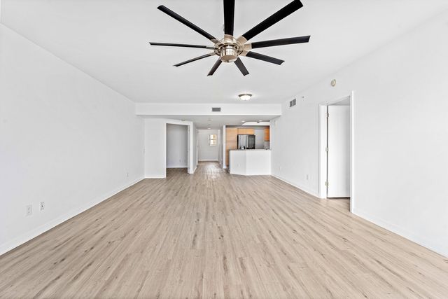 2640 Lake Shore Drive 614, Riviera Beach, FL 33404