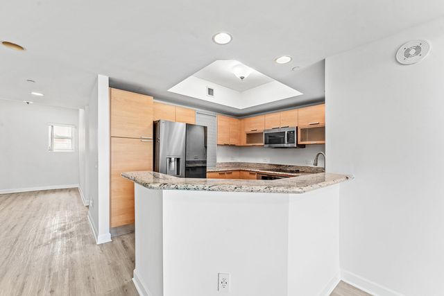 2640 Lake Shore Drive 614, Riviera Beach, FL 33404