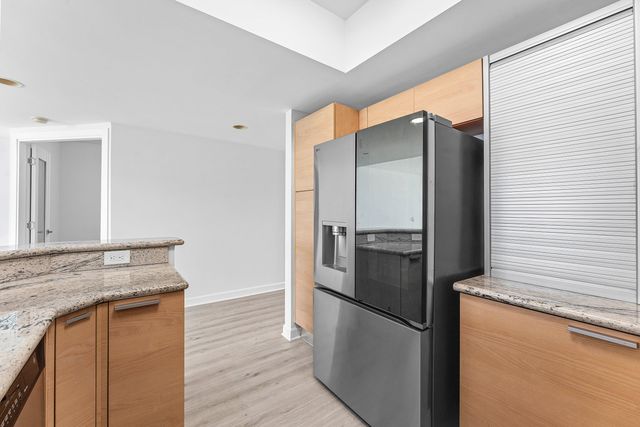 2640 Lake Shore Drive 614, Riviera Beach, FL 33404