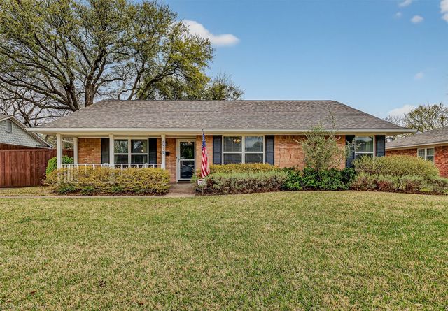 9919 Lakemere Drive, Dallas, TX 75238
