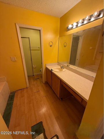 9136 UPSTREAM Court, Jacksonville, FL 32225