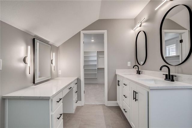 2189 Heritage Court, Liberty, MO 64068