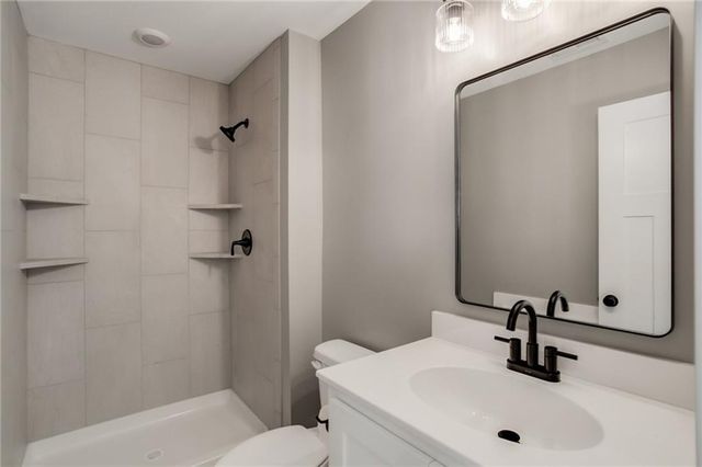 2189 Heritage Court, Liberty, MO 64068