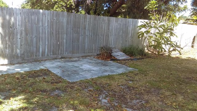 828 PROSPERITY FARMS Road, North Palm Beach, FL 33408