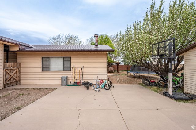 386 W ROSEWOOD CIR, Cedar City, UT 84721