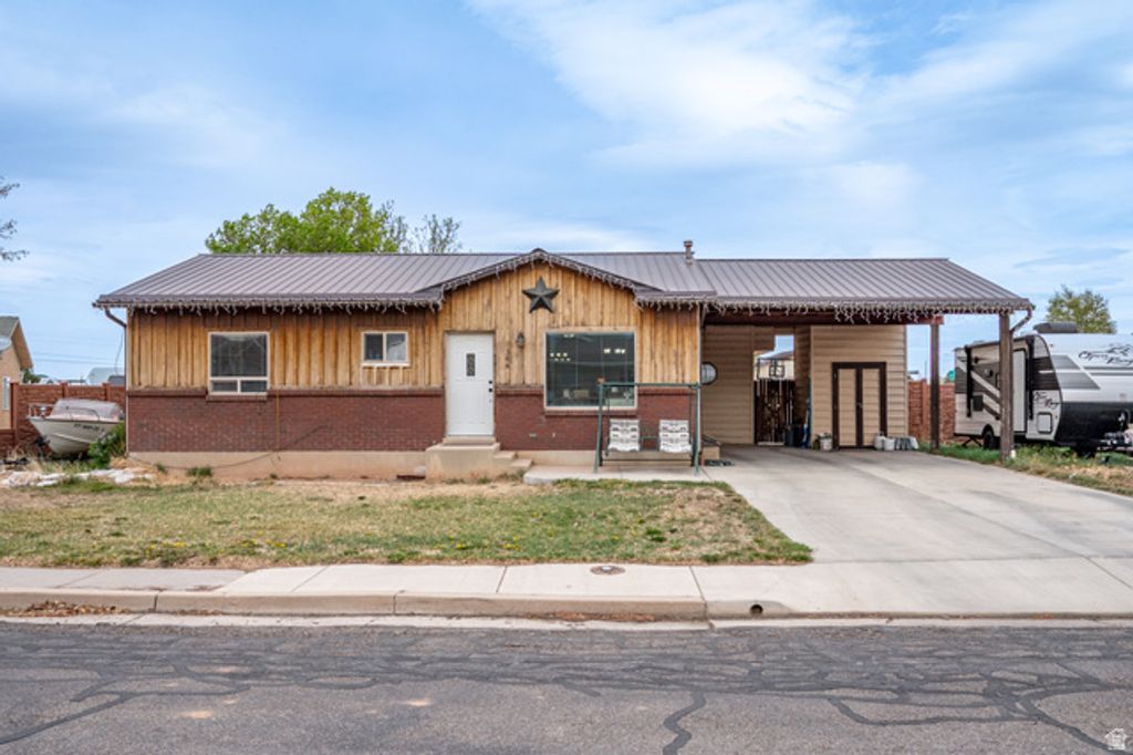 386 W ROSEWOOD CIR, Cedar City, UT 84721