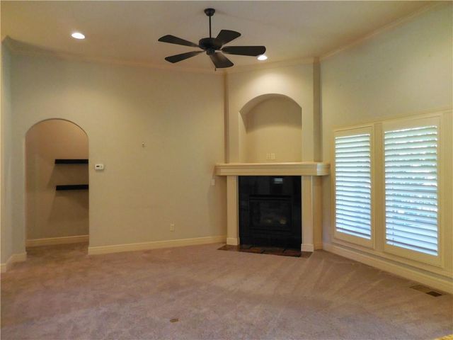 4102 NE Chapel Manor Court, Lee's Summit, MO 64064