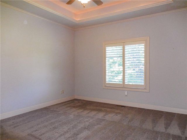 4102 NE Chapel Manor Court, Lee's Summit, MO 64064