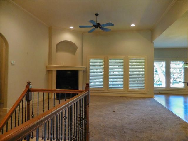 4102 NE Chapel Manor Court, Lee's Summit, MO 64064