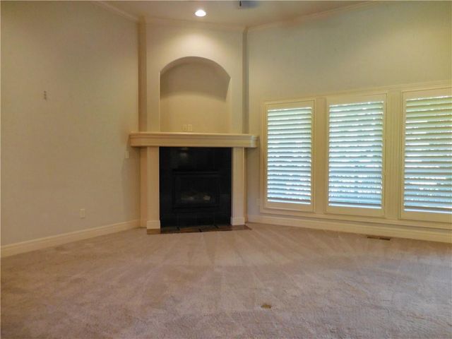4102 NE Chapel Manor Court, Lee's Summit, MO 64064
