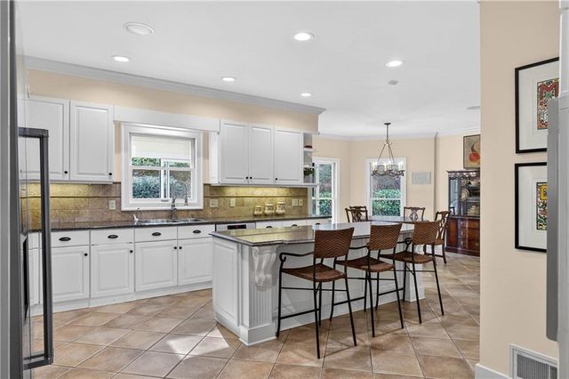 1735 Winterthur Close NW, Sandy Springs, GA 30328