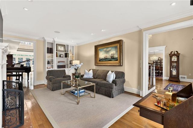 1735 Winterthur Close NW, Sandy Springs, GA 30328