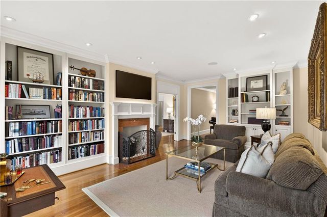 1735 Winterthur Close NW, Sandy Springs, GA 30328