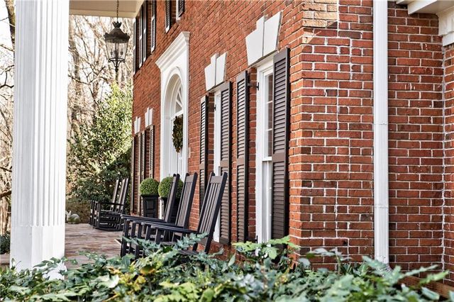 1735 Winterthur Close NW, Sandy Springs, GA 30328