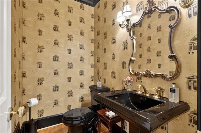 1735 Winterthur Close NW, Sandy Springs, GA 30328