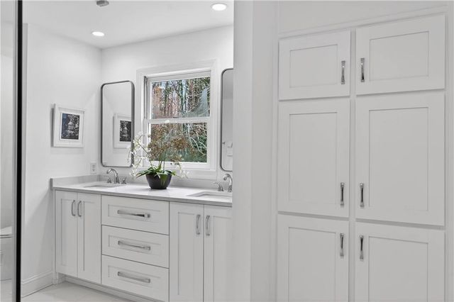 1735 Winterthur Close NW, Sandy Springs, GA 30328