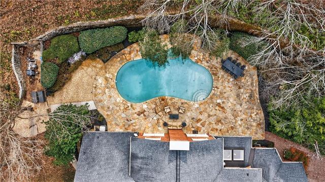 1735 Winterthur Close NW, Sandy Springs, GA 30328