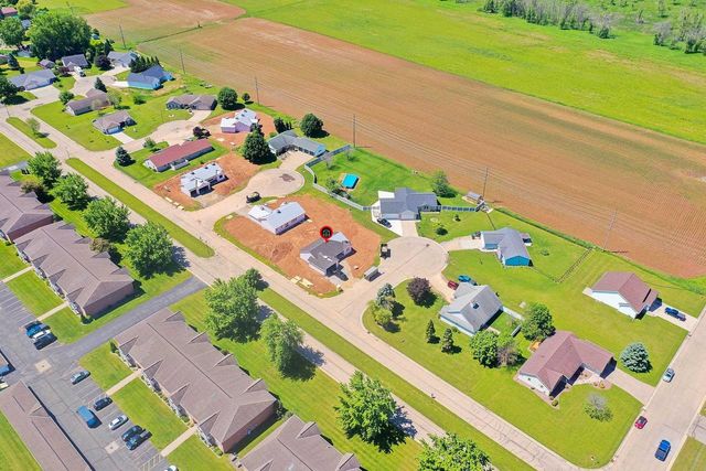 530 CATTAIL COURT, New London, WI 54961