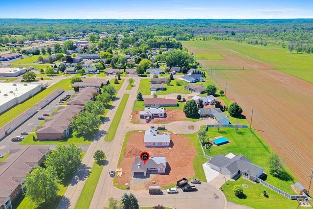 530 CATTAIL COURT, New London, WI 54961